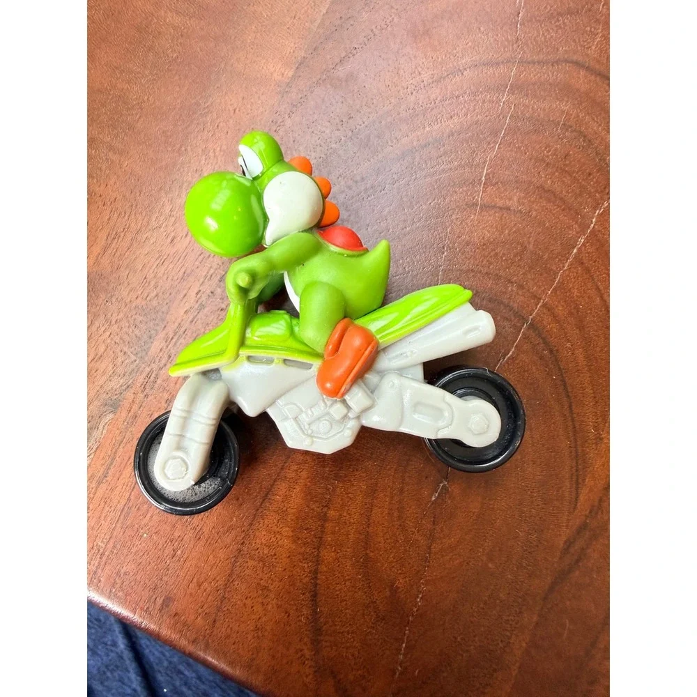 Nintendo Yoshi Motorcycle Toy 2022‎ McDonald's Happy Meal Figure Green Bike